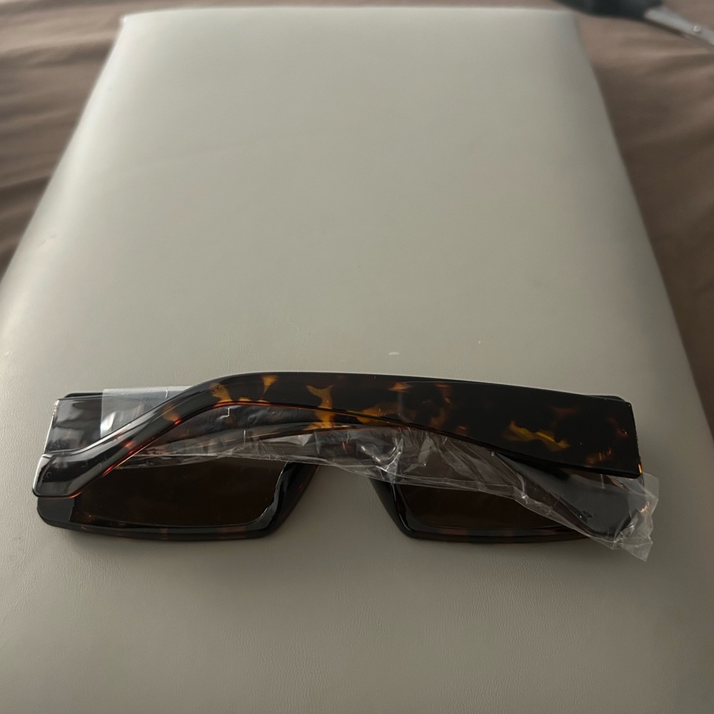 Tortoiseshell Rectangular Sunglasses - Picture 2 of 2